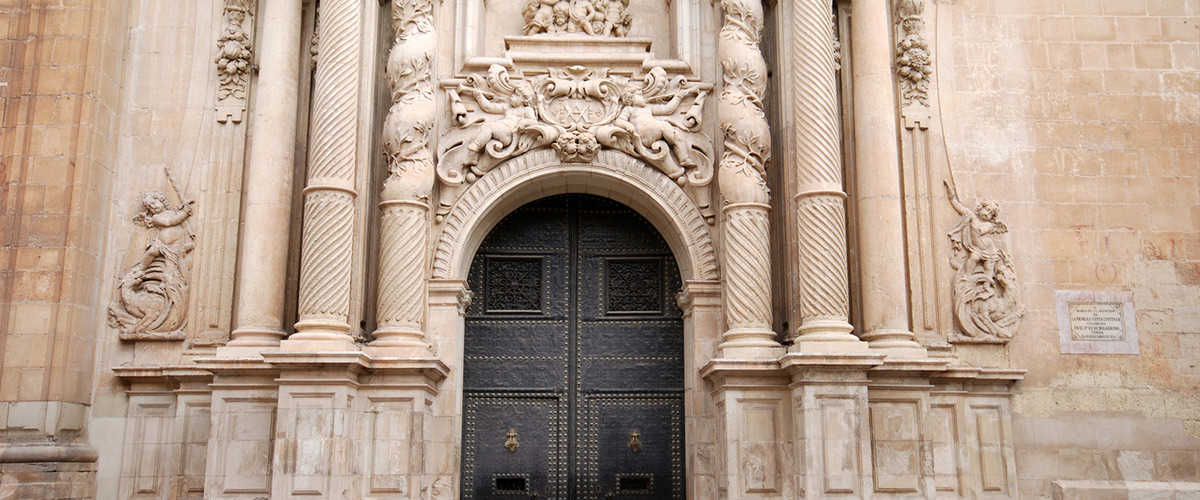 Abahana Villas - Basilica of Santa Maria, Misteri d'Elx celebrations. Abahana Villas - Basilica of Santa Maria, Misteri d'Elx celebrations.