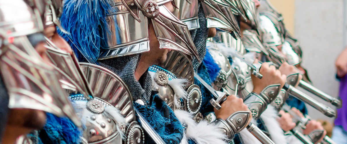 Abahana Villas - Traje de gala de los Moros y Cristianos de Calpe. Abahana Villas - Traje de gala de los Moros y Cristianos de Calpe.