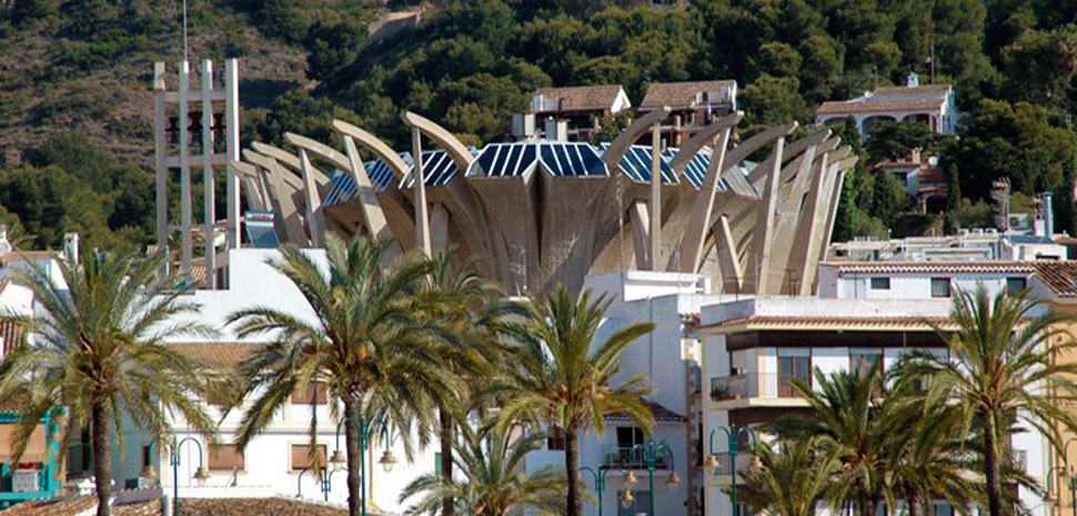 Abahana Villas - Views of the Parroquia del Loreto in the port of Jávea.