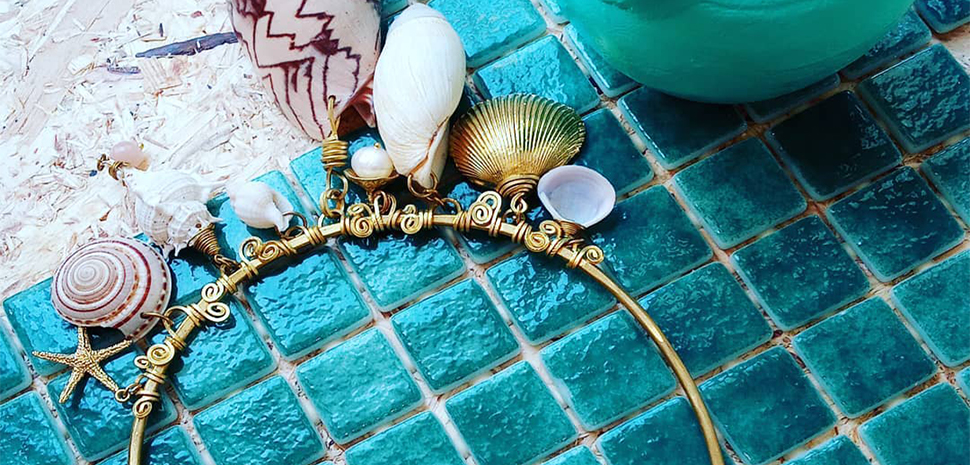 LC Tartaruga - Detail of exclusive jewelry from the LC Tartaruga boutique in Javea.