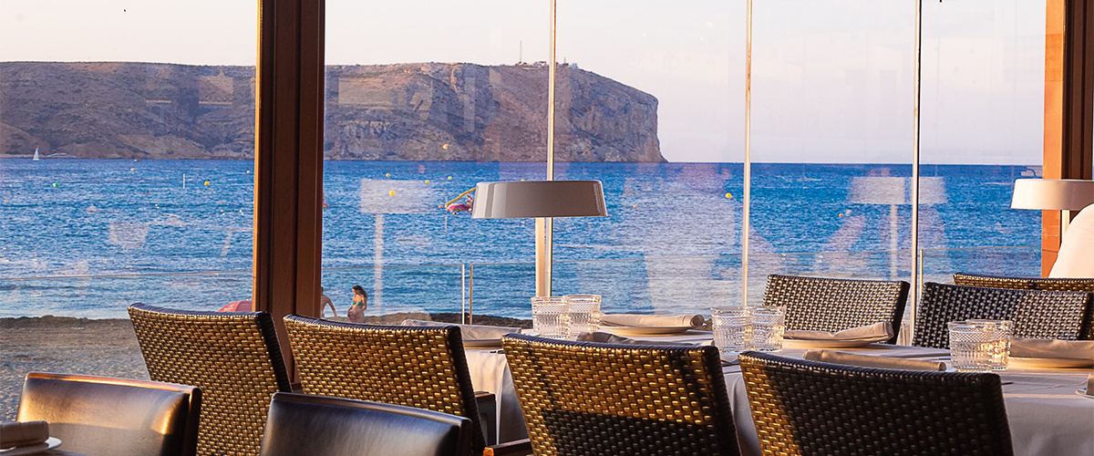 La Perla de Jávea - Vistas desde el interior del restaurante La Perla de Jávea.