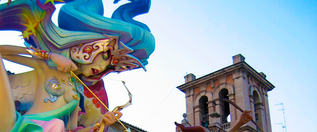 Falla del Pilar - Detail of a falla of the Pilar neighborhood. Falla del Pilar - Detail of a falla of the Pilar neighborhood.