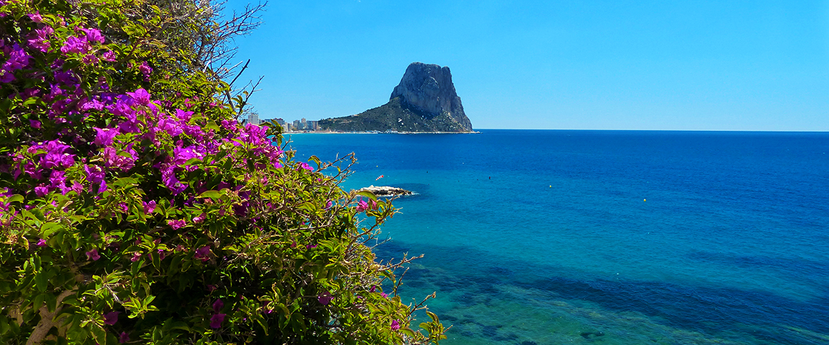 Abahana Villas - Blick auf den Strand Arenal-Bol in Calpe.