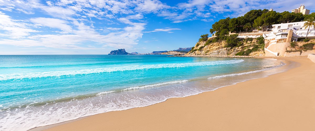 Abahana Villas - Peñón de Ifach desde la playa de El Portet en Moraira.