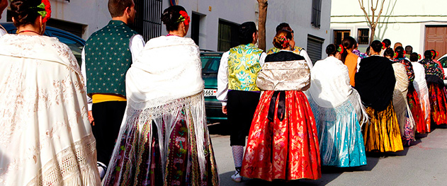Abahana Villas - Vestimenta típica en las fiestas de Teulada-Moraira.