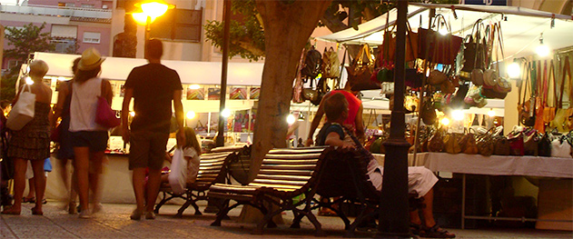 Abahana Villas - Mercadillos nocturnos de marroquinería y abalorios.