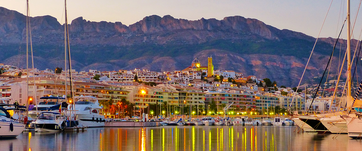Abahana Villas - Blick auf das Dorf und den Hafen von Altea. Abahana Villas - Blick auf das Dorf und den Hafen von Altea.