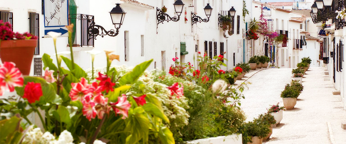 Turismo Altea - Rue de la vieille ville d'Altea.