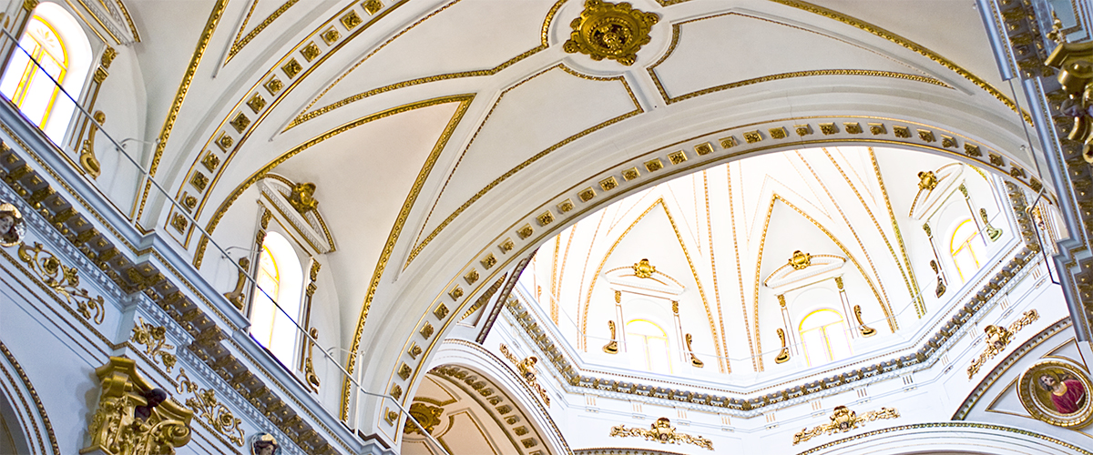 Abahana Villas - Interior of the church of Altea.