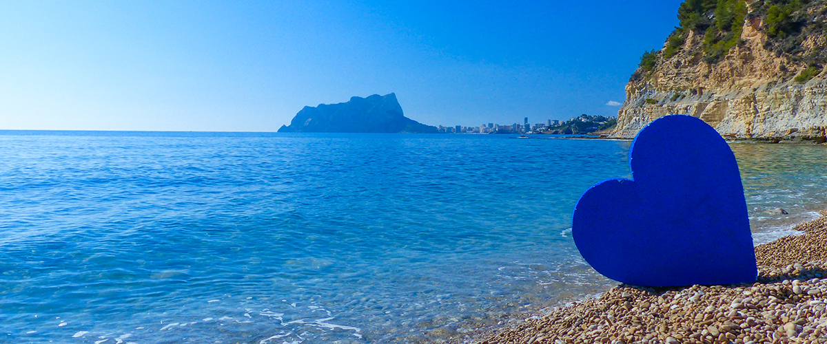 Abahana Villas - Klares Wasser der Cala Baladrar in Benissa.