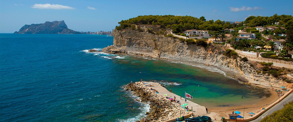 Abahana Villas - View of Cala L'Advocat from the Paseo Ecológico de Benissa.