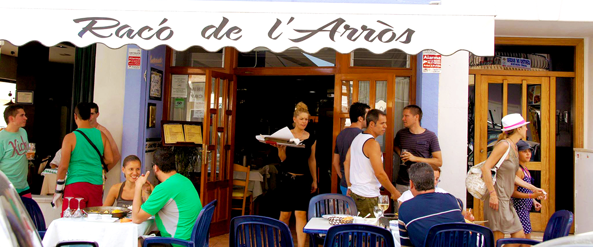 Abahana Villas - Терраса ресторана El Raco де l'Arros в Морайрой.