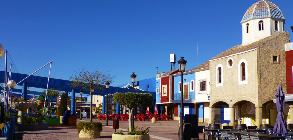 Abahana Villas - Views from the terrace of the La Marina Shopping Center in Benidorm.