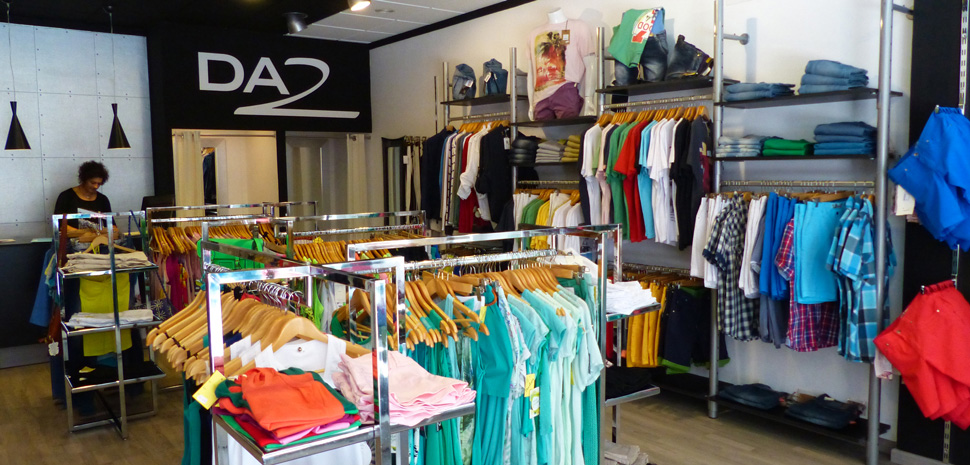 Abahana Villas - Fashion man and woman at the Da2 boutique in Calpe.