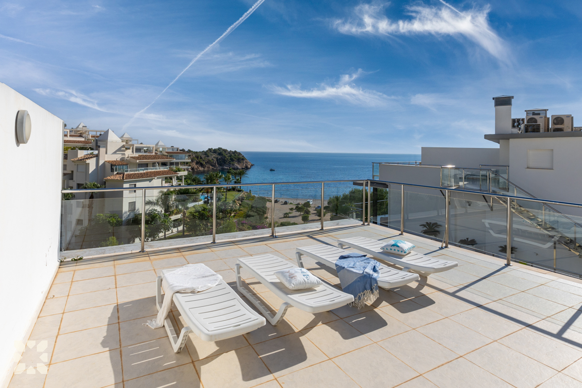 Imagen 1 - ESCULLERA