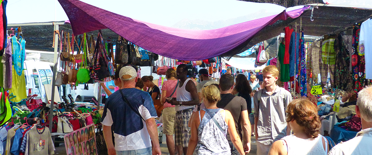 Abahana Villas - Stalls in the Altea market.