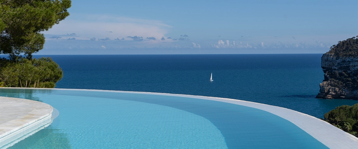 Abahana Luxe - Vistas al mar desde la terraza de Villa Olimpia. Abahana Luxe - Vistas al mar desde la terraza de Villa Olimpia.