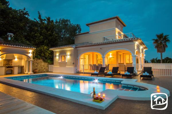 Alquiler villa LOU en moraira