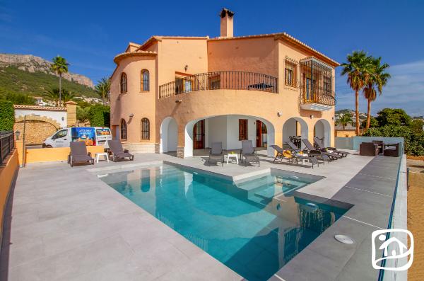 Alquiler villa AUSINA en calpe