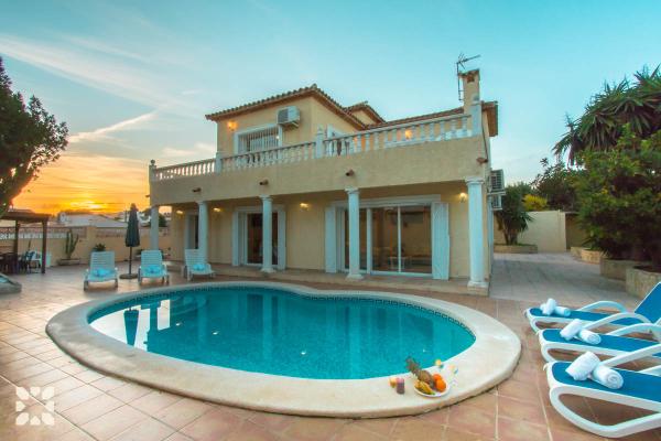 Alquiler villa DELICIA en calpe