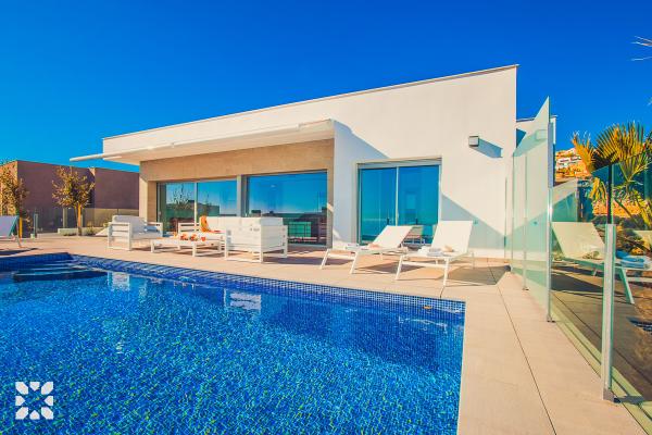 Alquiler villa NEVIS en moraira