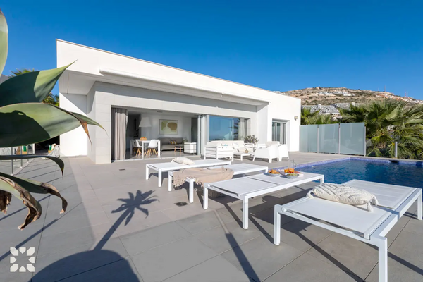 Alquiler villa NEVIS en moraira