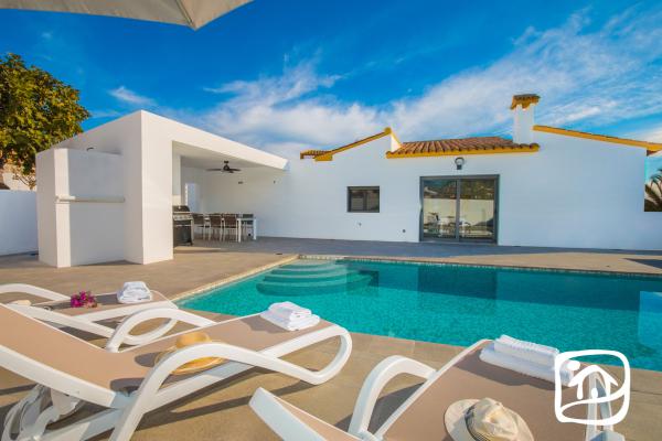 Alquiler villa MANGO en calpe